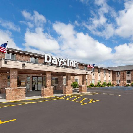 Hotel Baymont By Wyndham Manistee Esterno foto