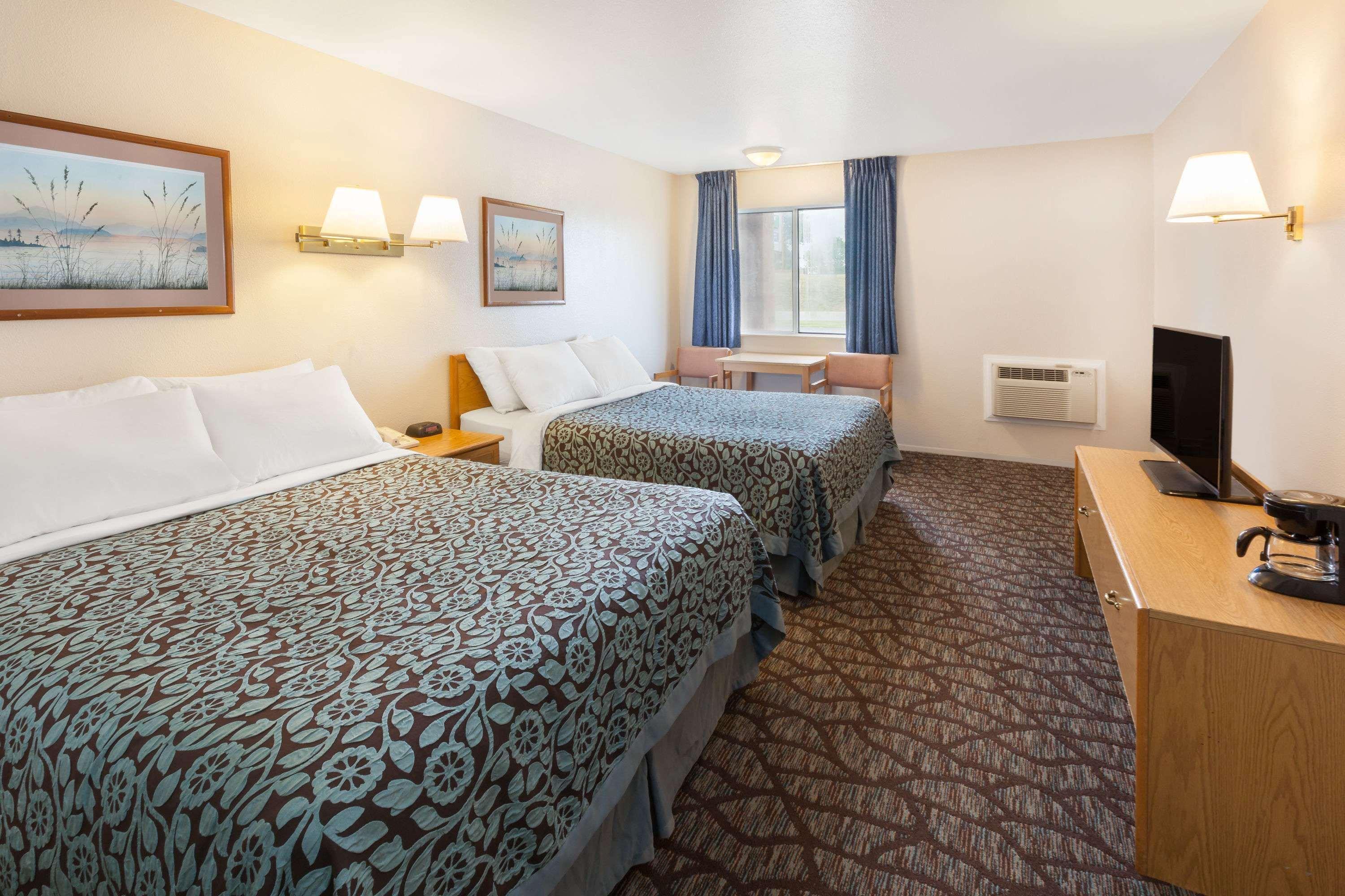 Hotel Baymont By Wyndham Manistee Esterno foto