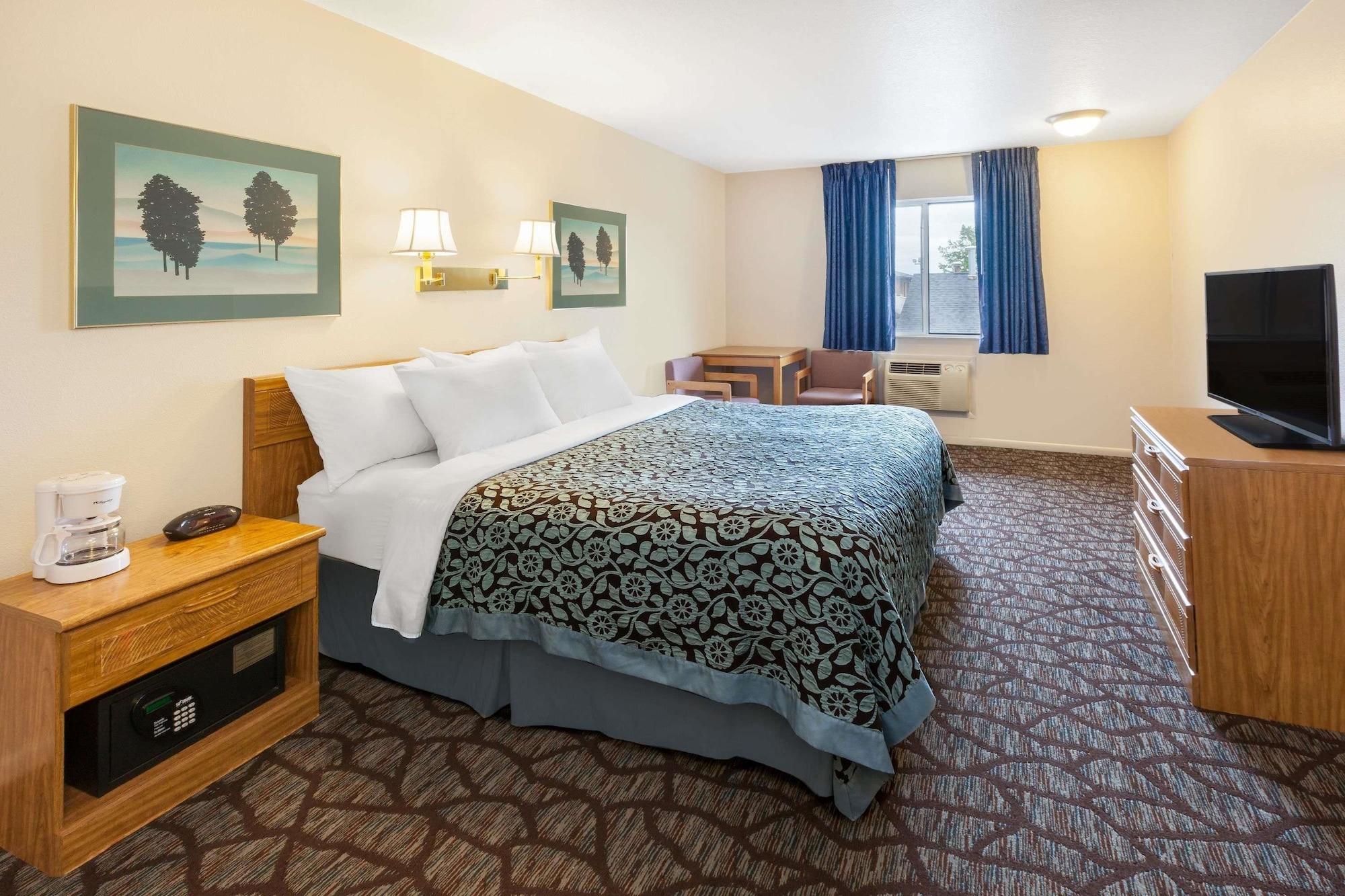 Hotel Baymont By Wyndham Manistee Esterno foto