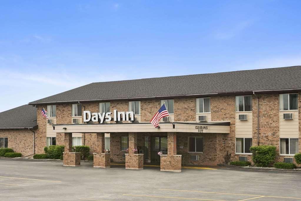 Hotel Baymont By Wyndham Manistee Esterno foto